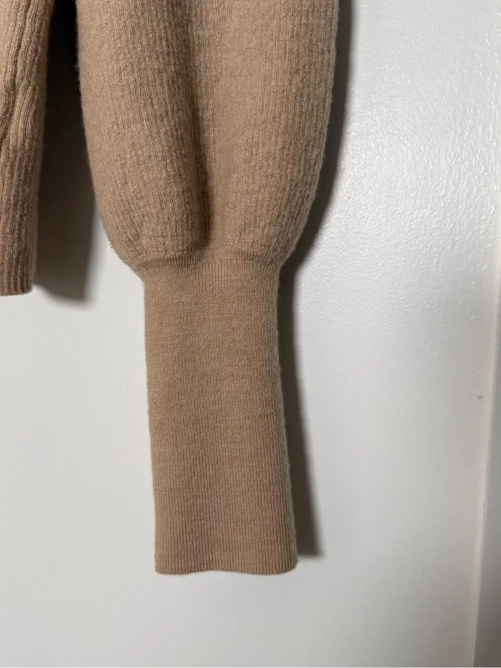 J Crew Sweater Womens Sz M Beige Balloon Sleeve Turtleneck 100% Merino Wool